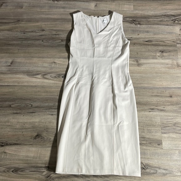 Armani Collezioni Pencil Dress, Bone White, zips at back, Size:8, EUC!! - Picture 1 of 8
